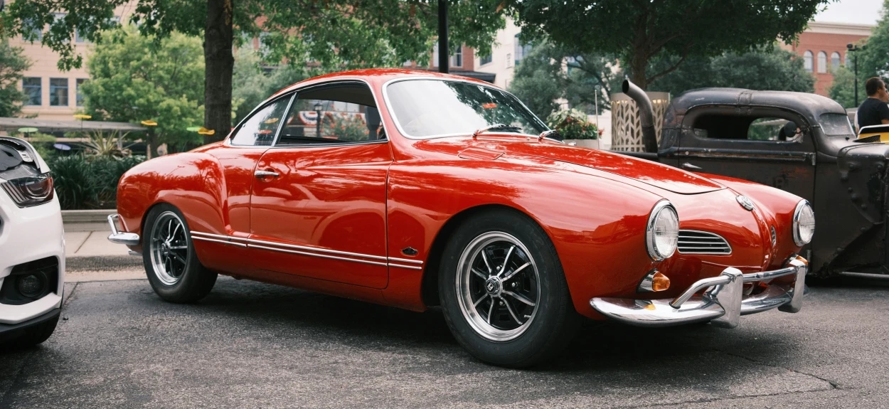 Volkswagen Karmann Ghia iz 1960-ih, kupe sa italijanskim dizajnom koji je obeležio evropsku auto-scenu tog doba
