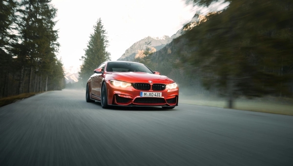 Automobil u vožnji na otvorenom putu – idealni uslovi za regeneraciju DPF filtera