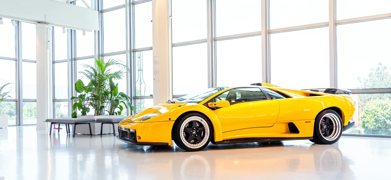 Lamborghini Diablo predstavljen 1990. godine, simbol evropske superautomobilske ere devedesetih