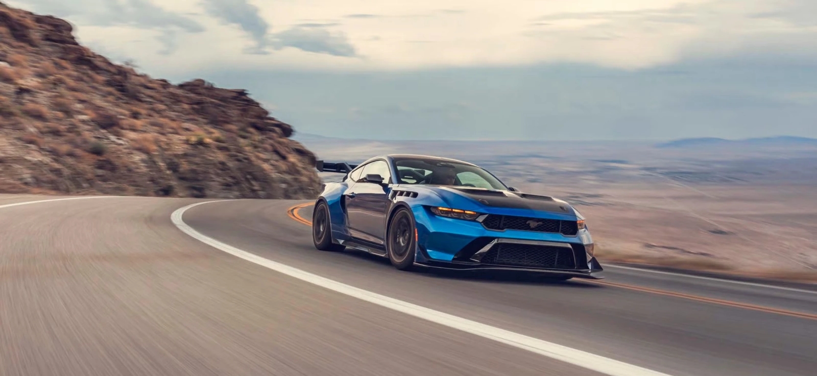 Ford Mustang GTD 2025 u vožnji sa 815 konjskih snaga