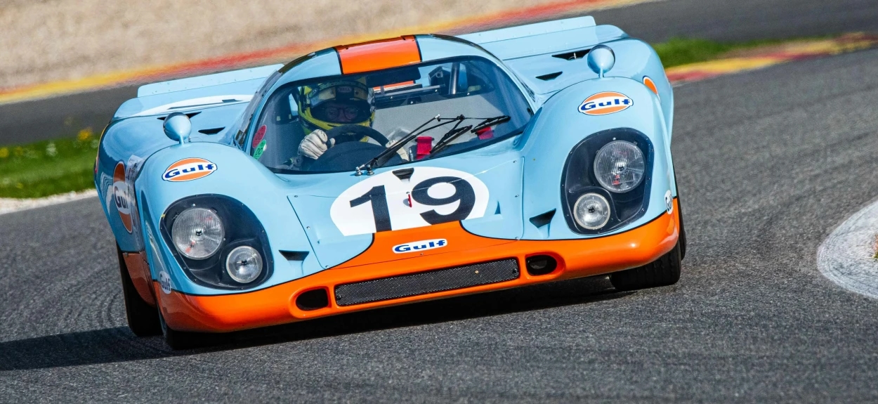 Porsche 917 na stazi Le Mana u Gulf bojama – motorsport uspeh koji je Porsche učinio svetskim sportskim simbolom