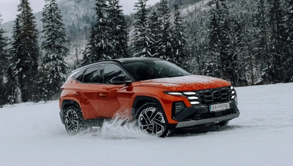 Auto u snegu tokom zime – priprema automobila za zimu i bezbedna vožnja u zimskim uslovima