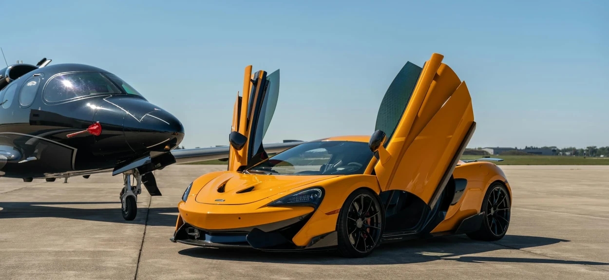 McLaren P1 hibridni hiperautomobil, deo McLaren F1–P1–W1 trilogije