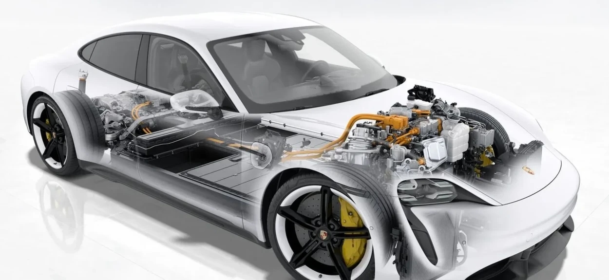 Prikaz unutrašnje strukture električnog automobila u kontekstu mita o ekologiji