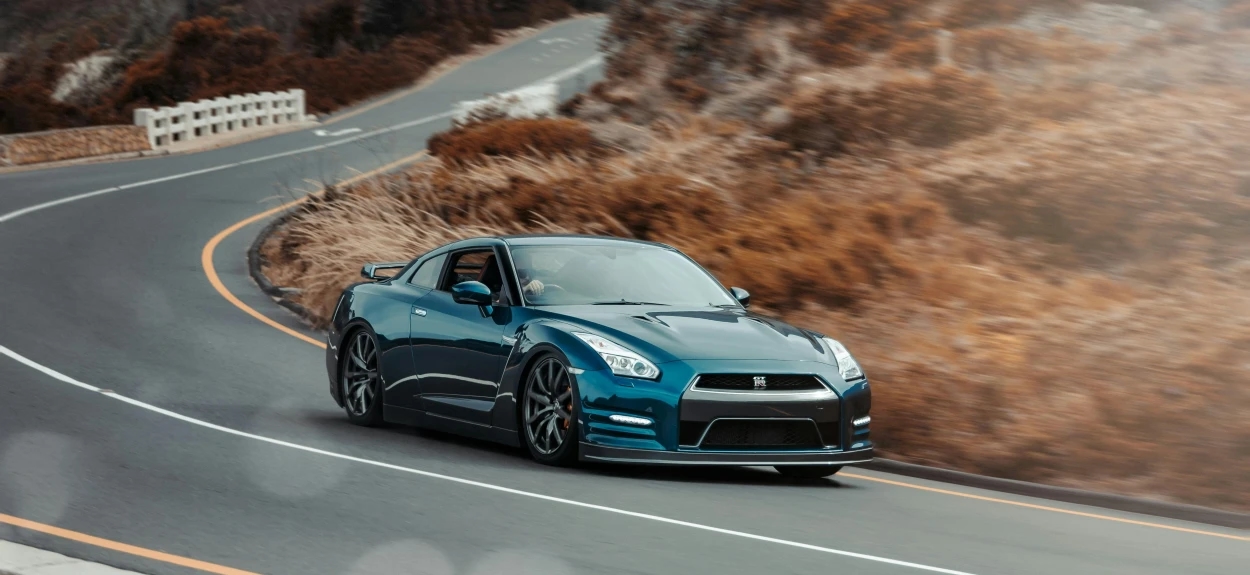 Nissan GT-R R35 u vožnji – ATTESA E-TS pogon na sva četiri točka i balans u krivinama