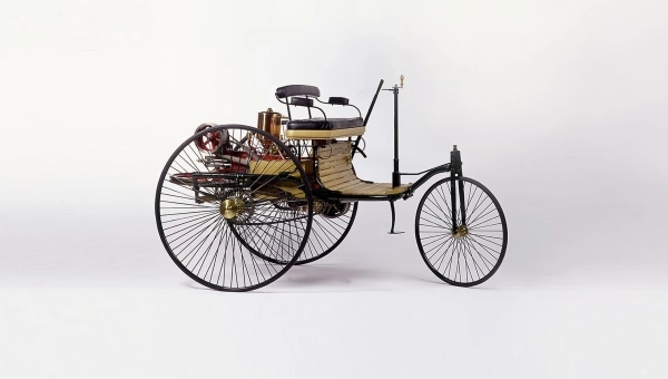 Benz Patent-Motorwagen iz 1886. godine – prvi automobil na benzin u istoriji, izum Karla Benca