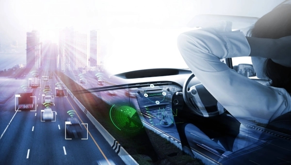 ADAS sistemi u automobilima koji pomoću senzora i kamera povećavaju bezbednost vožnje i pomažu vozaču u realnom vremenu