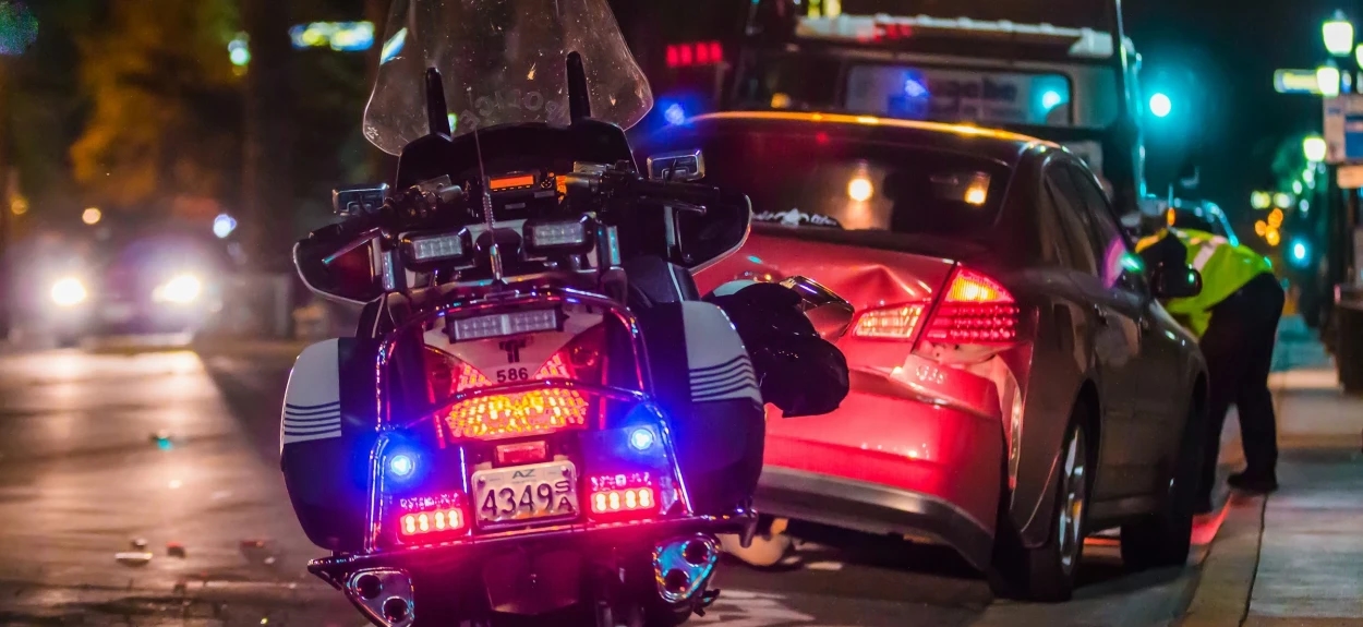 Patrola na mestu saobraćajne nezgode, u toku prijava i obezbeđenje mesta udesa