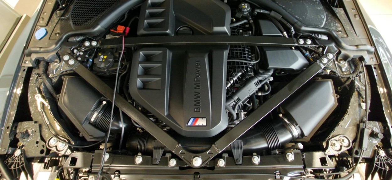 Moderni benzinski motor i primer redovnog održavanja u gradskoj vožnji